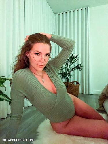 230301725689549133620759794878734134901 thumbnail