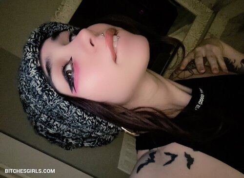 200776070382125587986041664703554095699 thumbnail