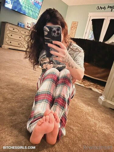 251450408677084739872991359293565274872 thumbnail