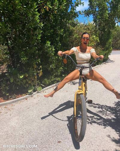 109956323782997947121974441168937676031 thumbnail