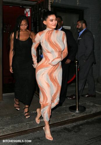 170649830063995732943233527240150656838 thumbnail