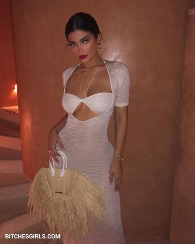 296520505564331025104991266952415182361 thumbnail