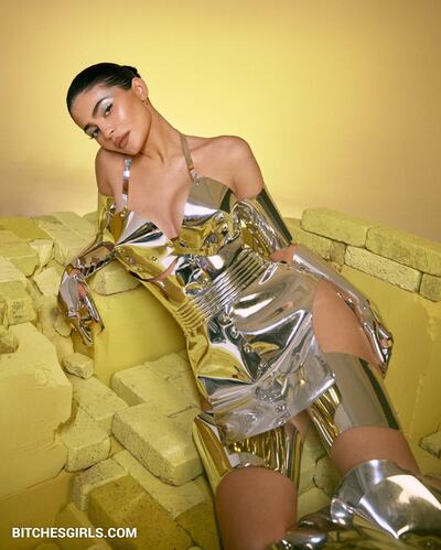 44755694031913319657354553674681635444 thumbnail