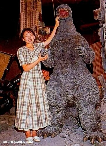 Ladies Godzilla Nude Celebrities - Ladies Celebrities Leaked Videos