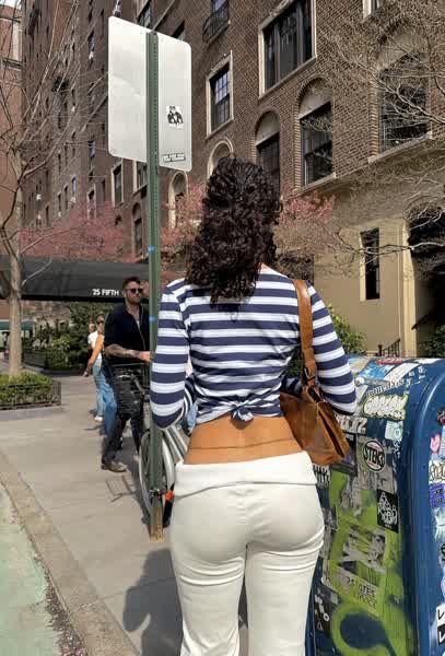 433adc77d70c9267bb0125ce646a618604c28301f0248bb6caa3407ff6a6ff55 thumbnail