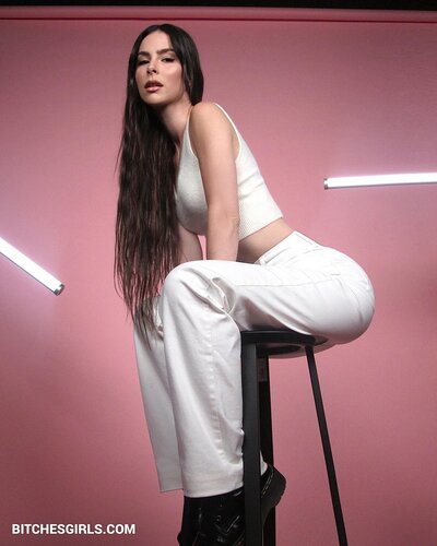 205298275388870115946535669755262841448 thumbnail