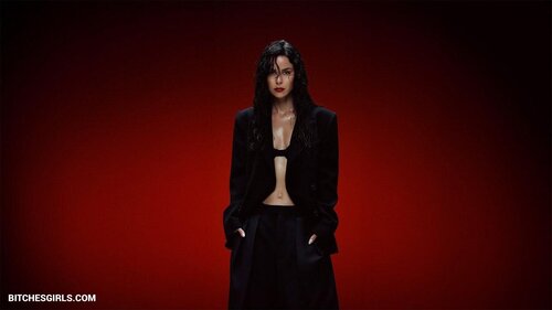 55718791721177669221095449031417440632 thumbnail