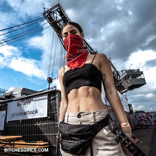 92294404491508879869852254716076259986 thumbnail