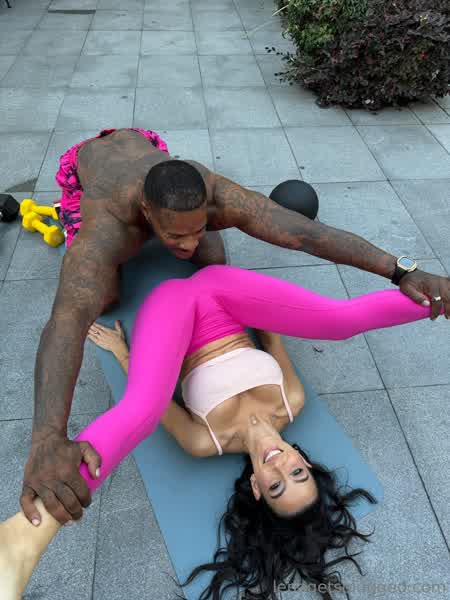 1cf49cd3ec47d24274339fee524bdfbc564861e9c3bbd34c604b567479d48dcb thumbnail