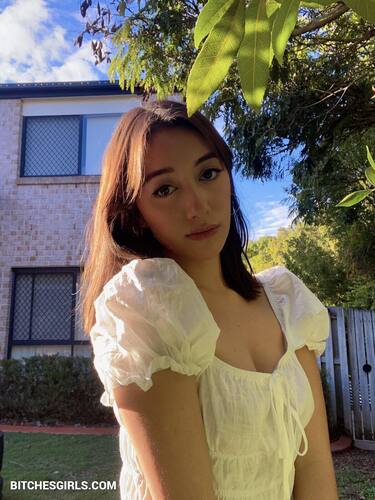 189604525905923508072324932663246909557 thumbnail