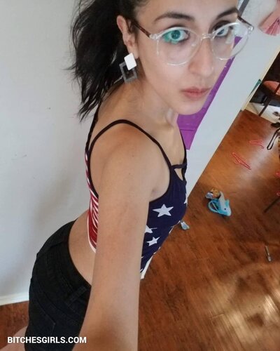 187973959737114580656154969126072390597 thumbnail