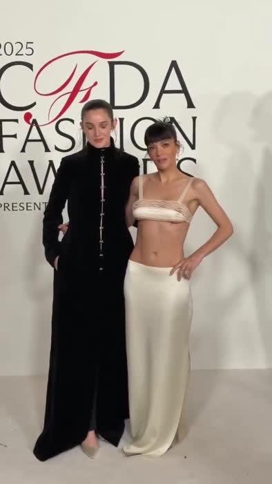 Lily Allen British Celeb - Lilyallen Petite Nude Videos