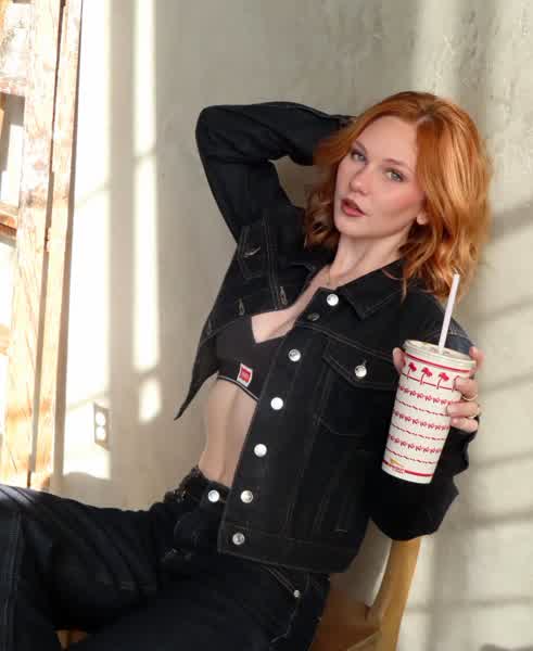 c7699a5c42d4f7ab81e19897e1c54b07b73c9b37660dfb2dd17ace4a3625bcbb thumbnail