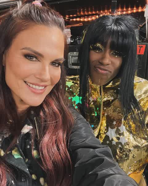 8b60631956ef0a5acb724ad94372654e04d58880d152ac581c55f0089fedf243 thumbnail