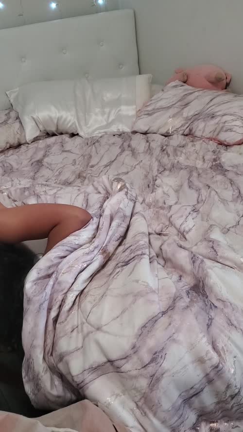 212254263299008476602364427469940880316 thumbnail