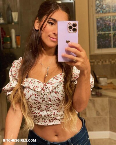 25867161481650588828781756692462603676 thumbnail