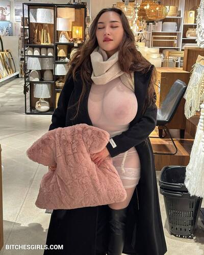 329924779786134842975599767676678832560 thumbnail