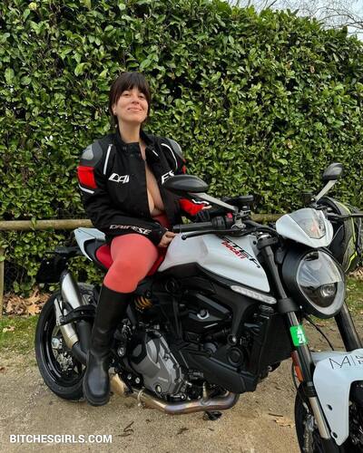 285843425880524667770523209885627975190 thumbnail