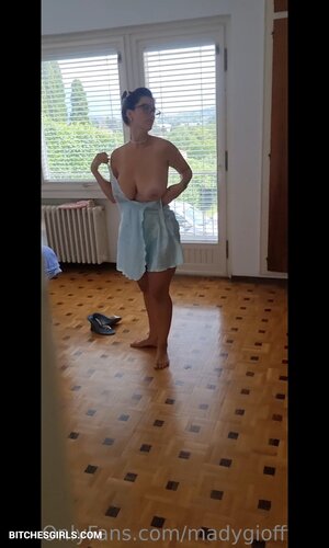 320802858543501530687475790896233739817 thumbnail