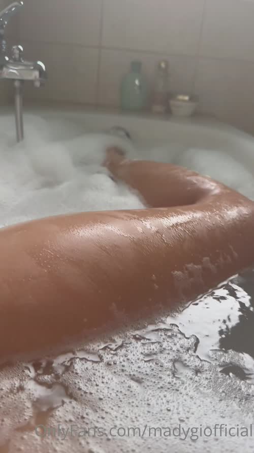 a5eb2926228c014fdab7aec06cc93f61fd6de3b021608b23b82b455f79550c36 thumbnail