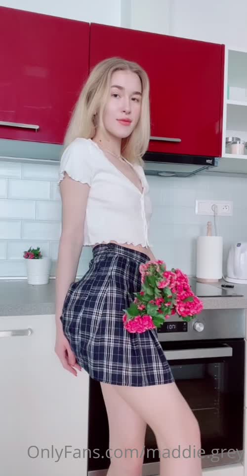 198599158819240623034973779277265107600 thumbnail