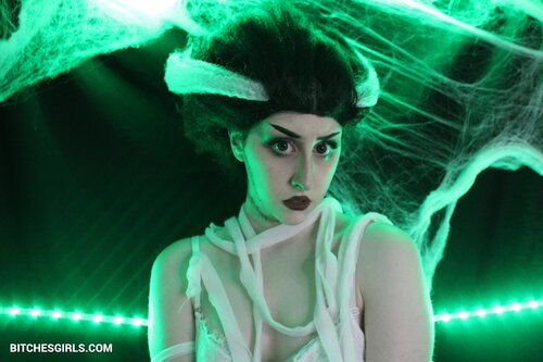 153473386005741607826665855472862128494 thumbnail