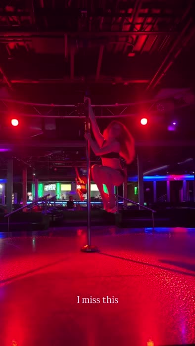 0f49749417944a5a2b97a79ff4d78d6ad1112facd64e90040bf161965e90859a thumbnail