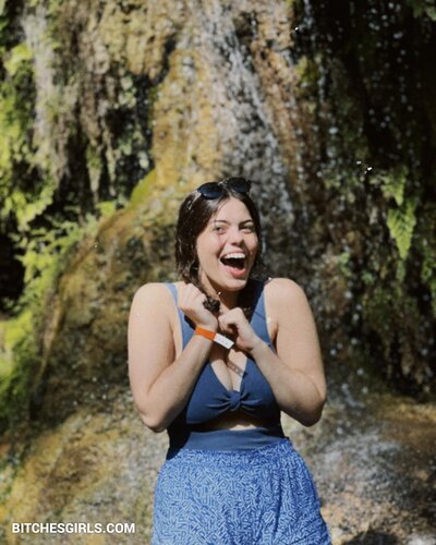 77158984247516641134842837899914708332 thumbnail