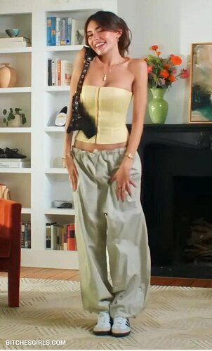 178994298556466035441969535736916690790 thumbnail