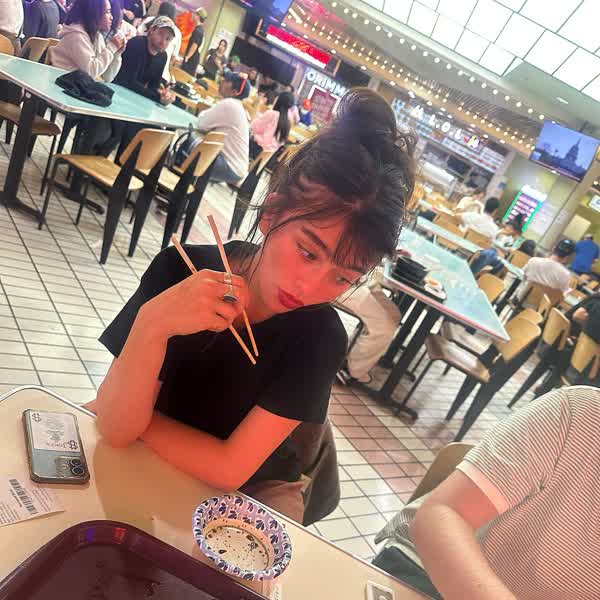 71b8e49f36acab5a92140c4323fe46adf47ff5f79828b86d1da1a67d3de7699c thumbnail