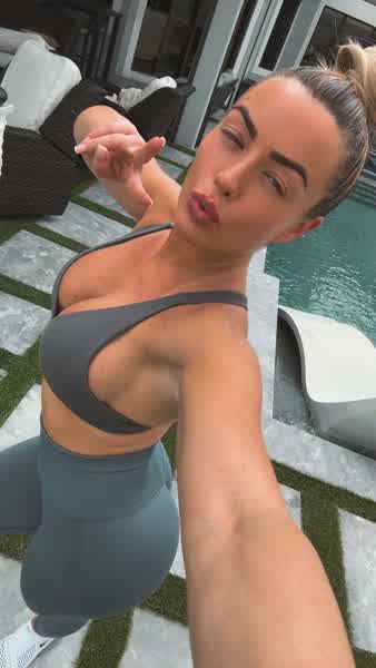 a74a77b672102ccddb42e08e1b23926d6a085339bc0be5291eacabc9151ac93d thumbnail