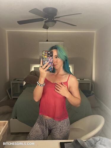 311584077408742803612491789129551750612 thumbnail