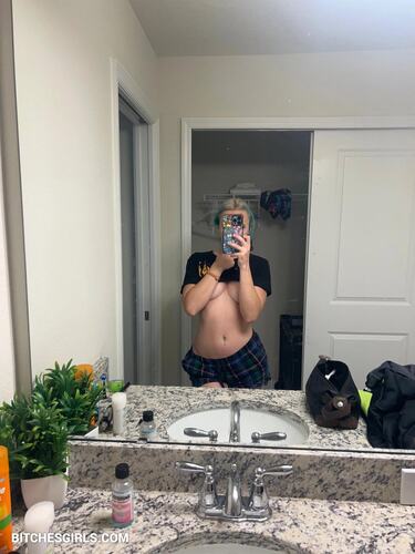 322869636744887760006997960553943239745 thumbnail