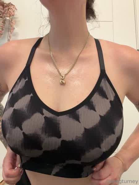 9898035a98297b45abbd4f70fcf9cb4efad4bc5fd6dfe4c1dcf8702747d0b302 thumbnail