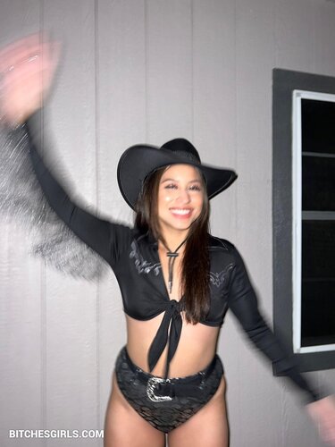 157284007742370940830379574930600089074 thumbnail