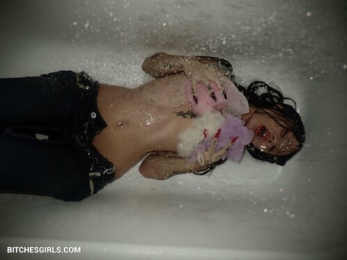 251595738090591563846626684056598188219 thumbnail