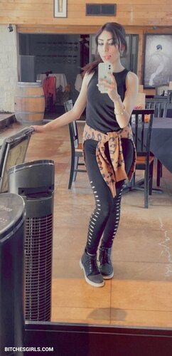 69453757172372977324236356431135312417 thumbnail