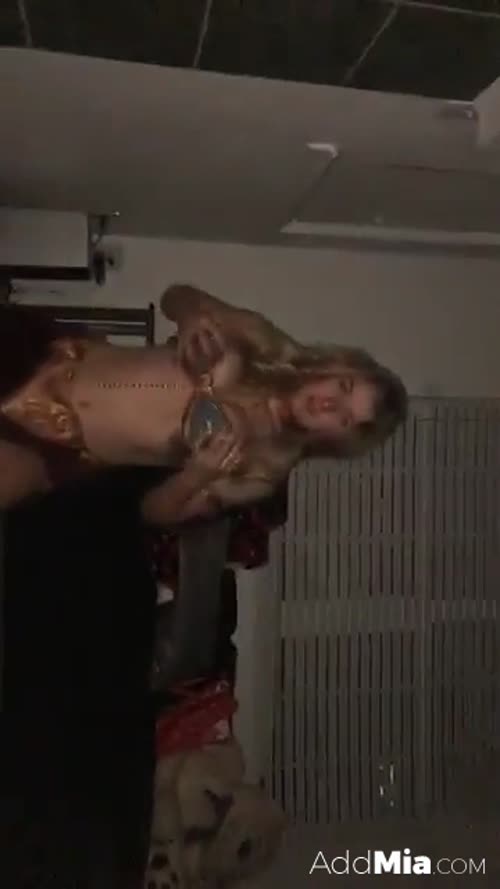 338634632805310125769043775912862427740 thumbnail