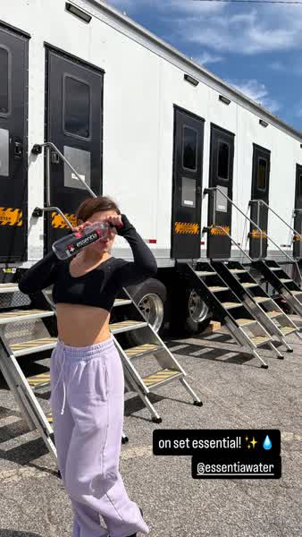 a131f448874f459c5187b05d50064ec55f36ce1bbae81ae972aff8c8e05aa36d thumbnail