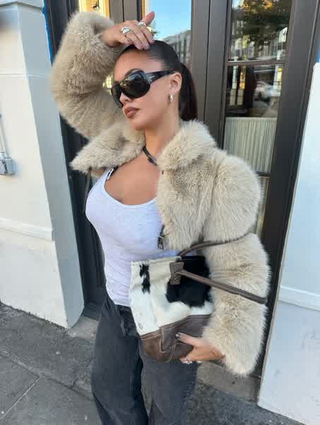 91ce377724c103d3ef97b1104a568b401b26f19211a198f02a50257ad116520b thumbnail