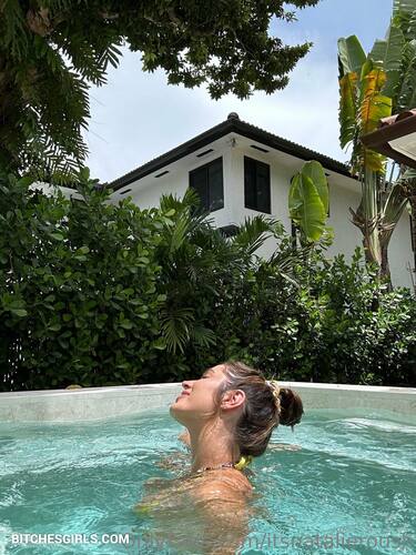 80375098207502517611704897304666674279 thumbnail