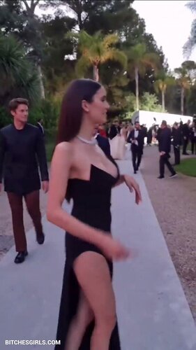 203418548336567066169665580795147946751 thumbnail