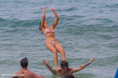 49470840598691647794953367098418218153 thumbnail