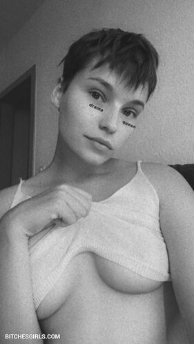 241465920641621385705612355163232565781 thumbnail