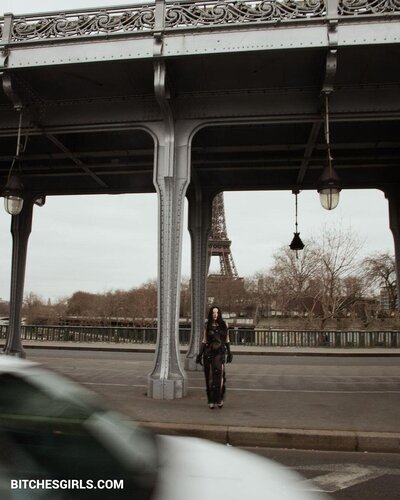 43834130596048207092523744897754853263 thumbnail