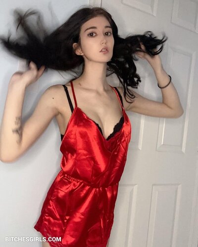 Notonyouriphone Siri Nude Tiktok - Tiktok Leaked Sex Tape