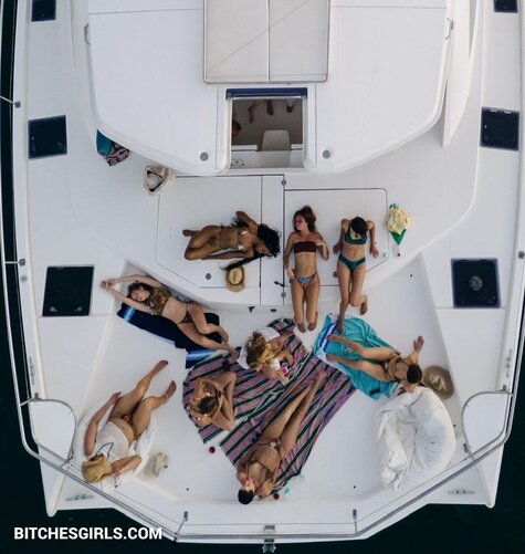 Olivia Ponton Nude Celebrities - Iamoliviaponton Celebrities Leaked Photos