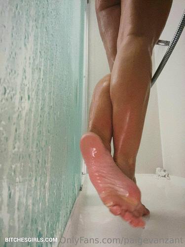 328384464285713148243150979176310585304 thumbnail