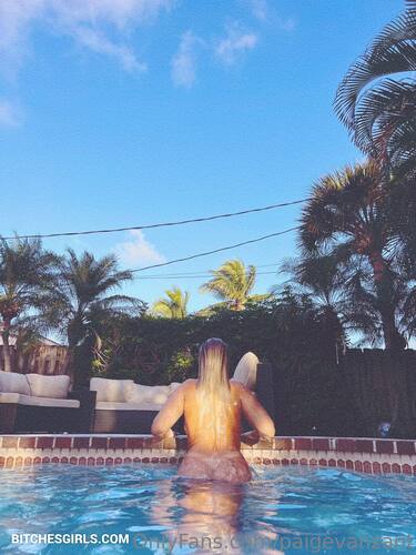 80127688545437872691831702494714785754 thumbnail