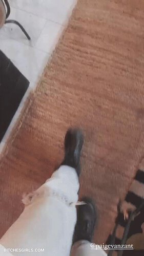 129931618593890108382262113304500899774 thumbnail